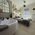 Jacuzzi - Relax דירה *